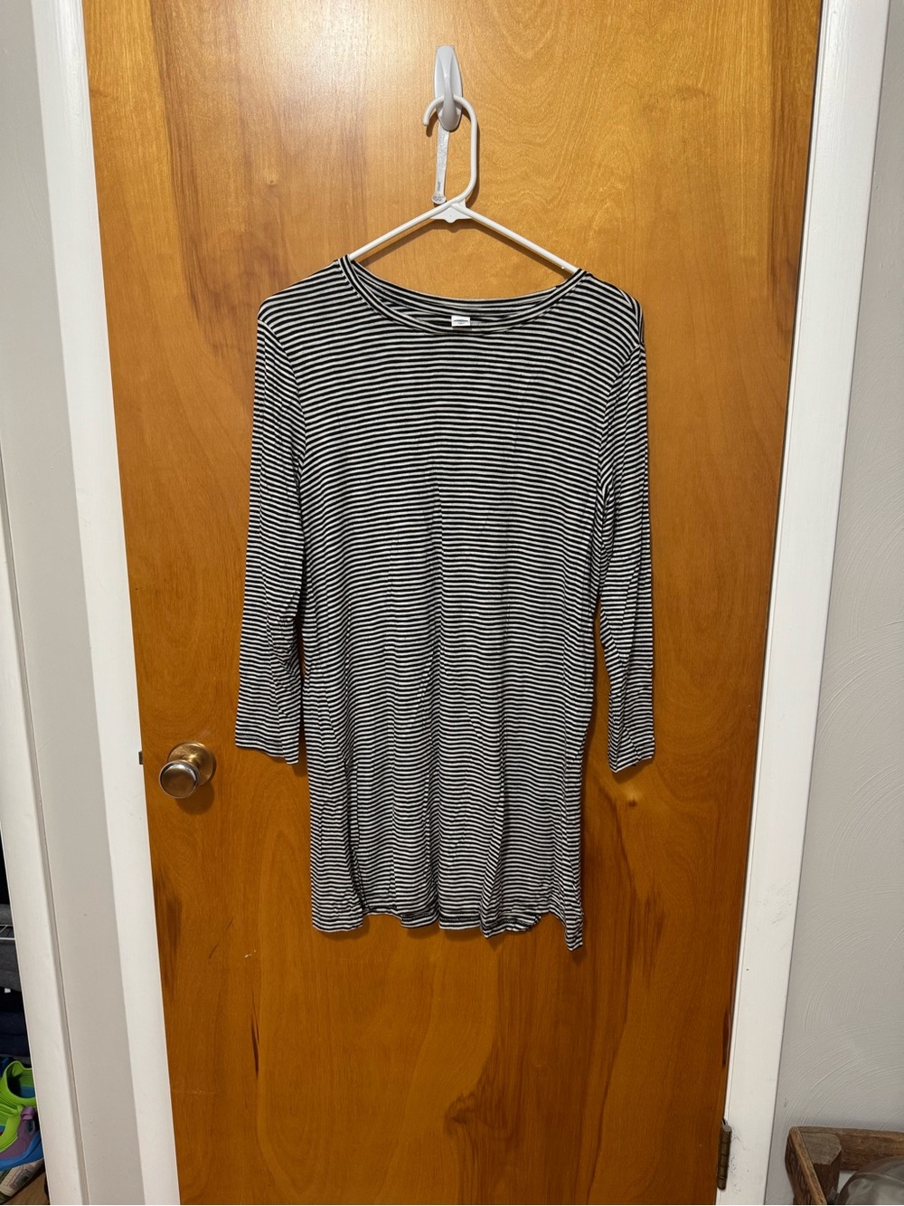 Old Navy Black and White Striped Long Sleeve Tee